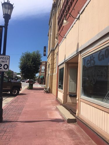 205 S Main St, Brookfield, MO 64628